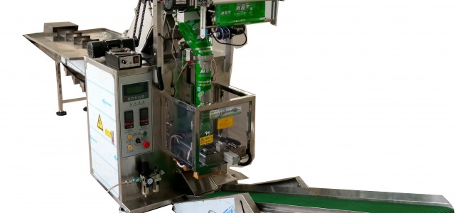 衡水市濕粉條包裝機(jī)，拉皮包裝機(jī)，釀皮包裝機(jī)